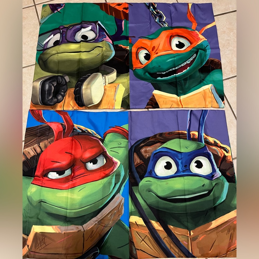 Two Teenage Mutant Ninja Turtles “Good Fight” reversible Pillowcases